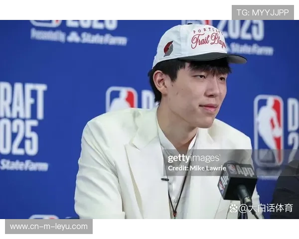 杨瀚森两记三分梦幻脚步统治内线盖帽护框展现全能统治力 杨瀚森两记三分梦幻脚步统治内线盖帽护框展现全能统治力